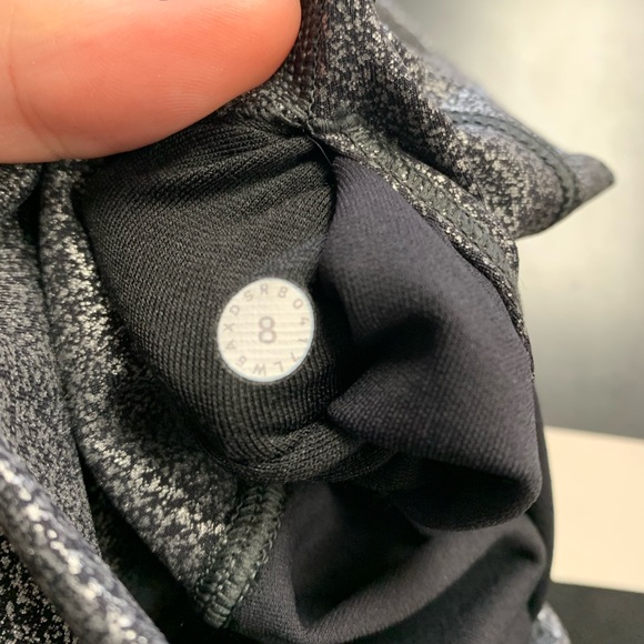 Size 8 silver and black LULULEMON pants, euc - Picture 5 of 5